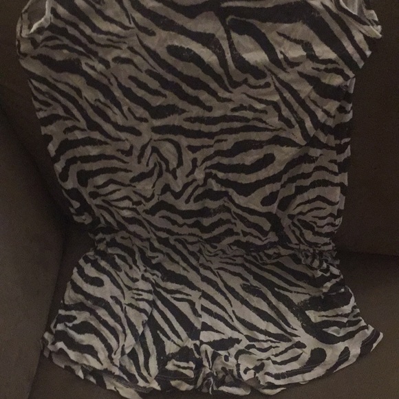 🍁🦓 H&M-EUC Girls Romper (12/13) - Picture 2 of 4